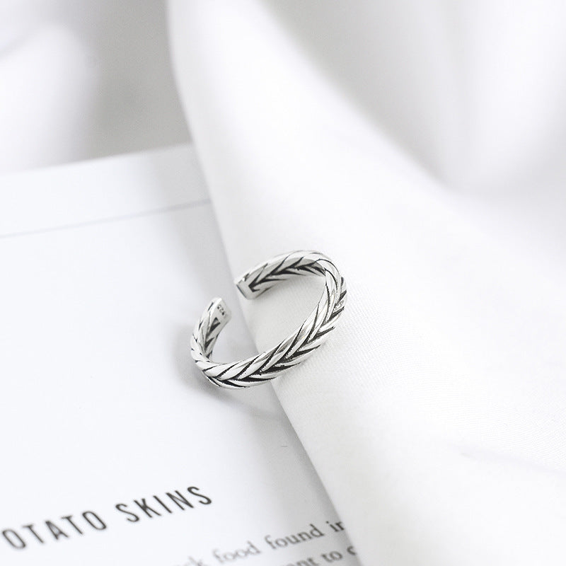 Woven pattern ring twist ring