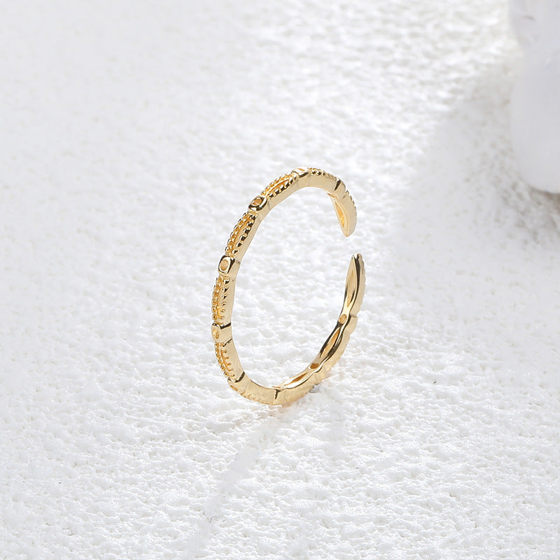 Adjustable hollow-out design Ring
