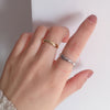 Adjustable wavy opening ring