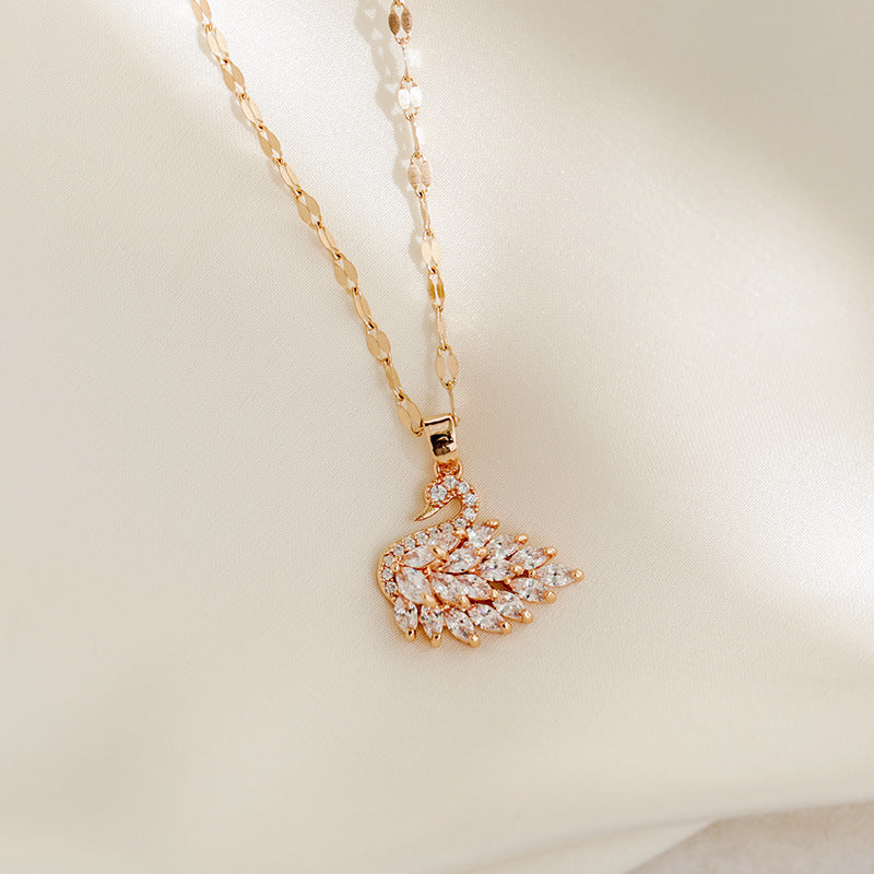 High Sense 18K Gold Lips Swan Necklace Women