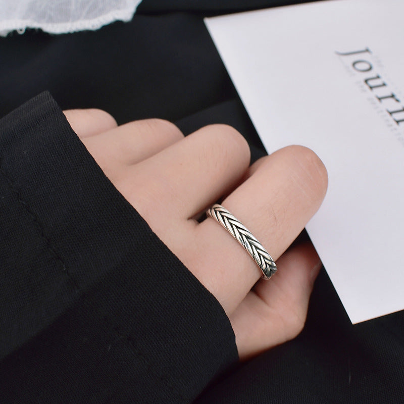 Woven pattern ring twist ring