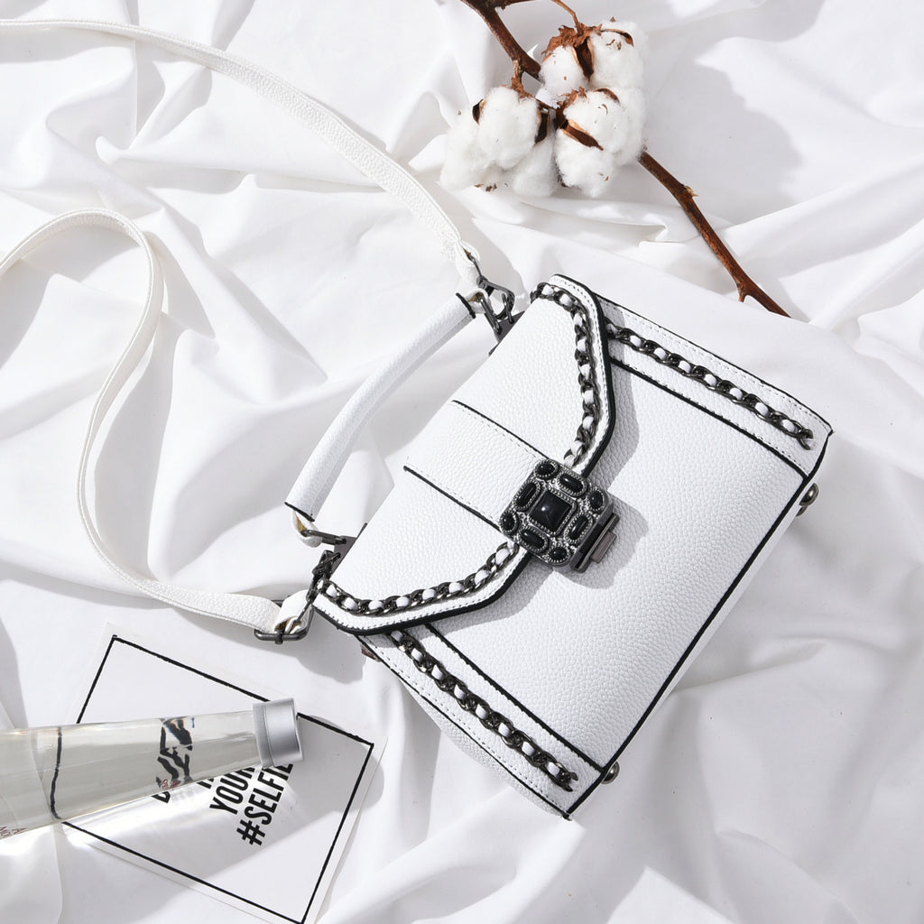 Chain shoulder bag
