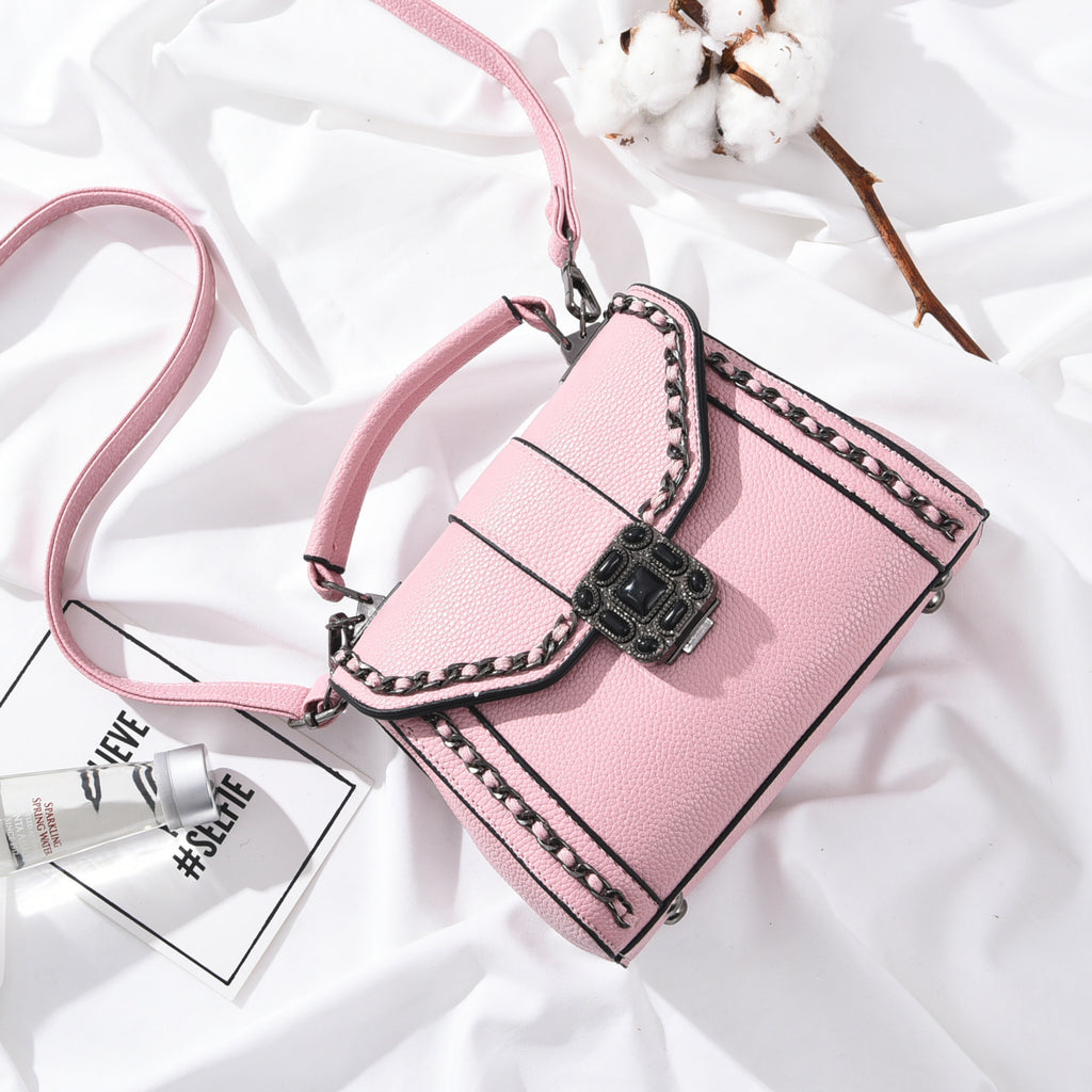Chain shoulder bag