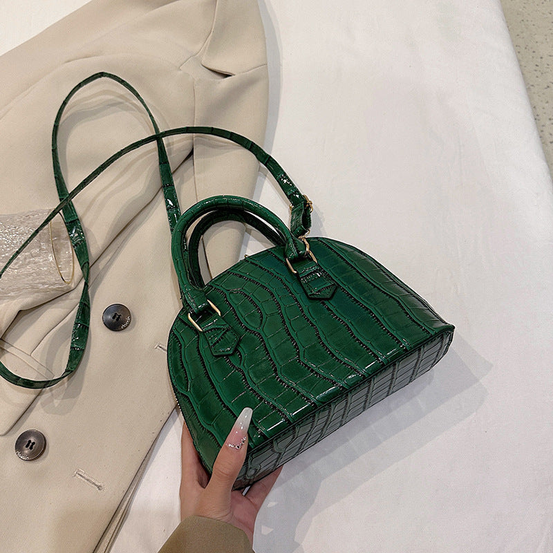Summer New Simple Casual Retro Western Style Shoulder Messenger Bag