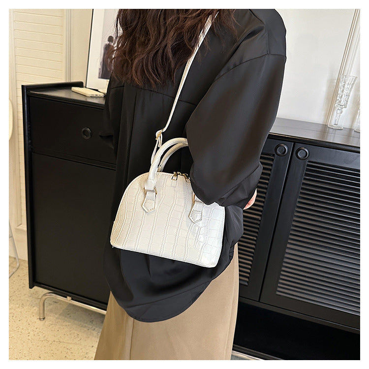 Summer New Simple Casual Retro Western Style Shoulder Messenger Bag