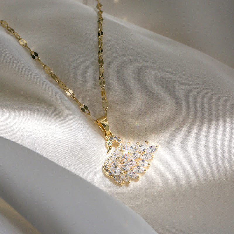High Sense 18K Gold Lips Swan Necklace Women