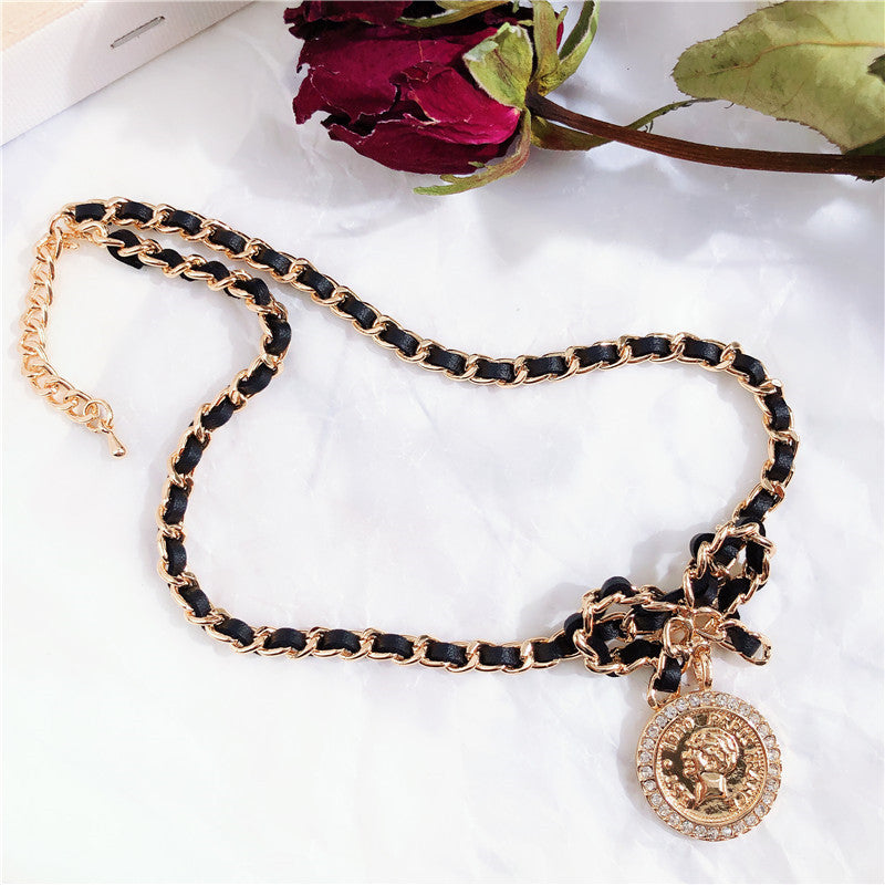 Bow Knot Short Pendant Necklace Portrait Coin Necklace