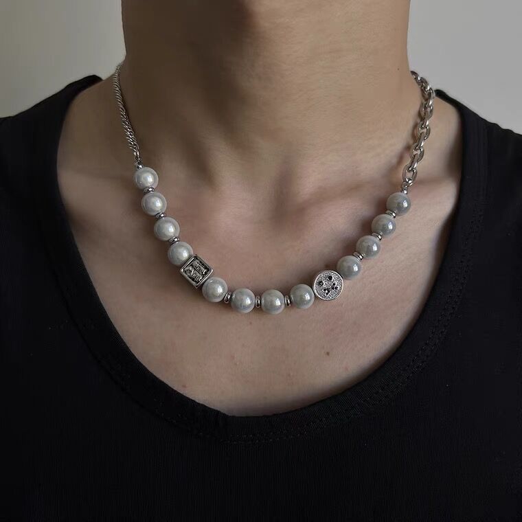 Reflective Pearl Patchwork With Diamond Pendant Necklace