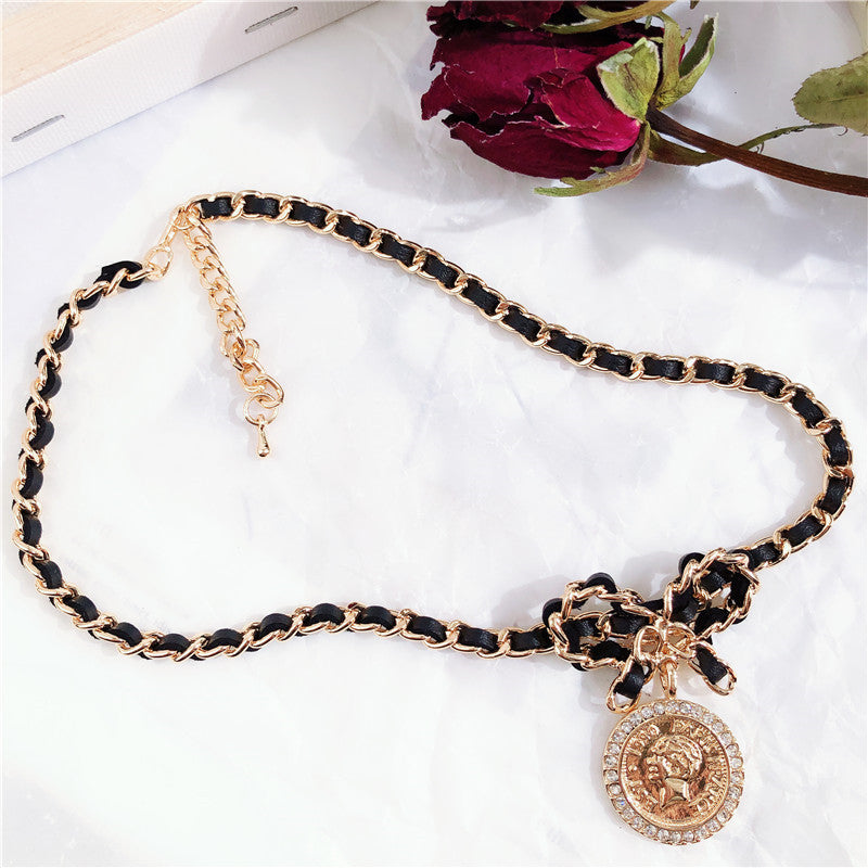 Bow Knot Short Pendant Necklace Portrait Coin Necklace