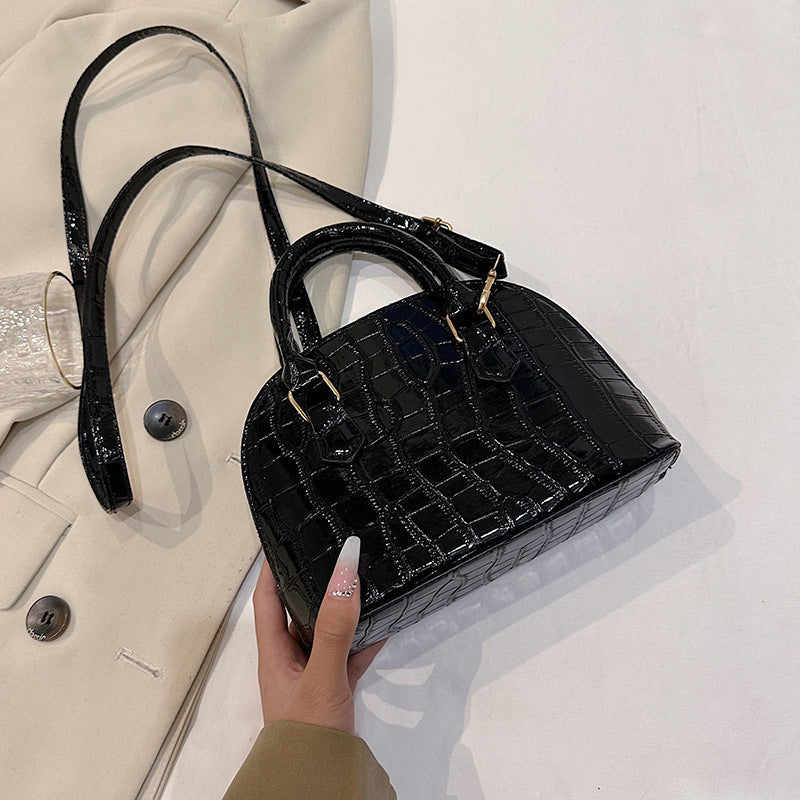 Summer New Simple Casual Retro Western Style Shoulder Messenger Bag