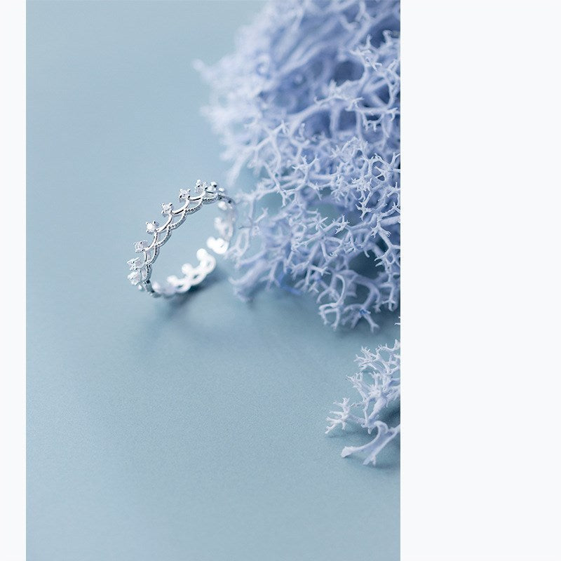 Diamond crown ring